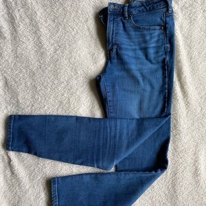 Everlane, The curvy authentic skinny Jean, stretch high-rise. Size 27 regular.